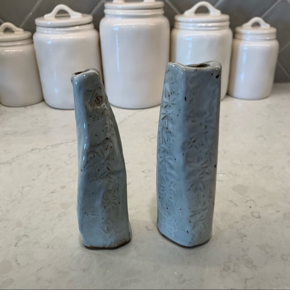 🚨LAST CHANCE 🚨Handmade Pair Gray  Dragon Fly Ceramic Bud Vases - Picture 2 of 6